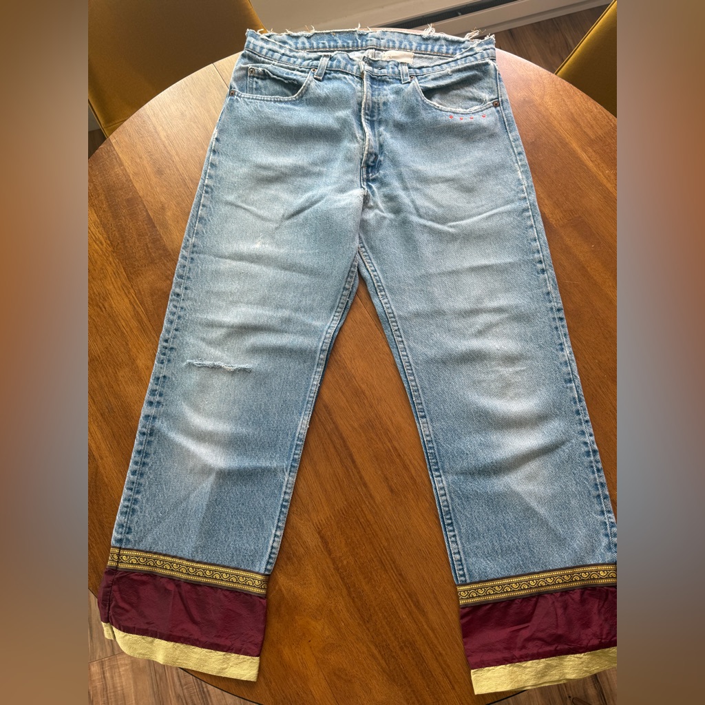 Levi's Women’s Vintage Embellished Crop Jeans